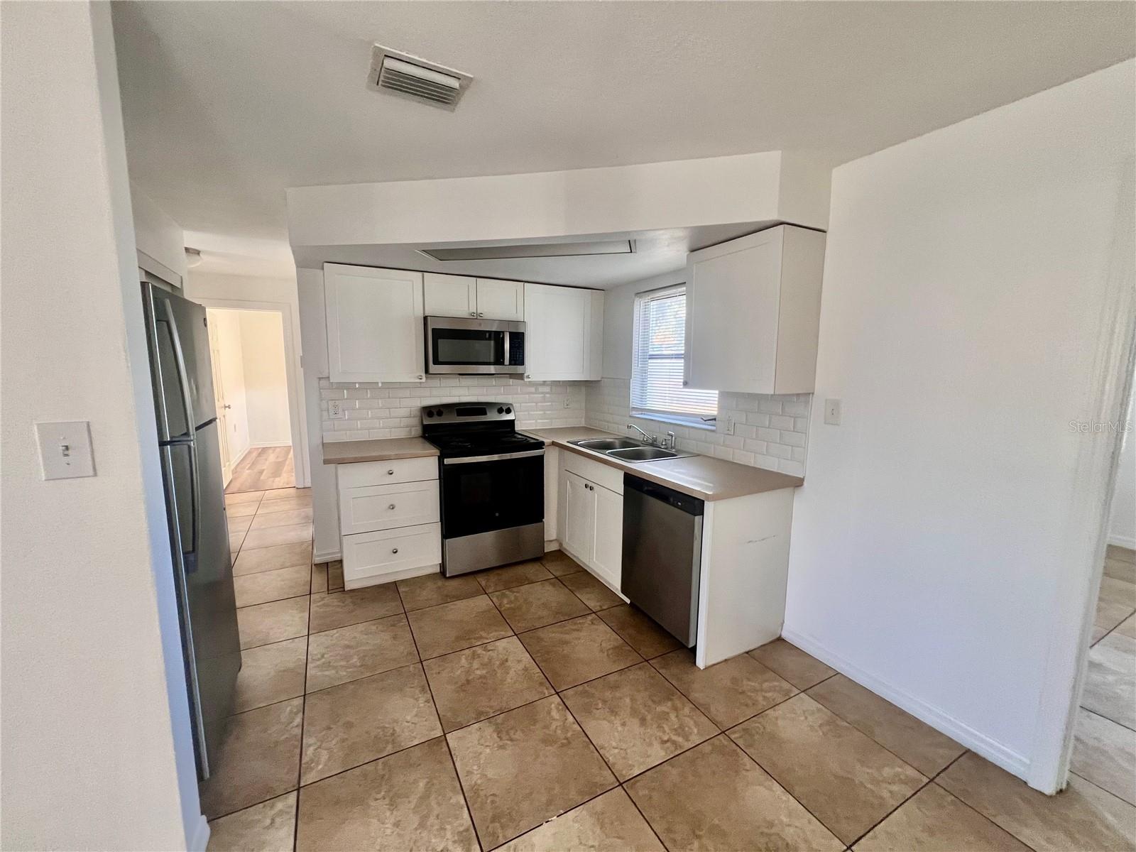 THE LAKES - Residential Lease