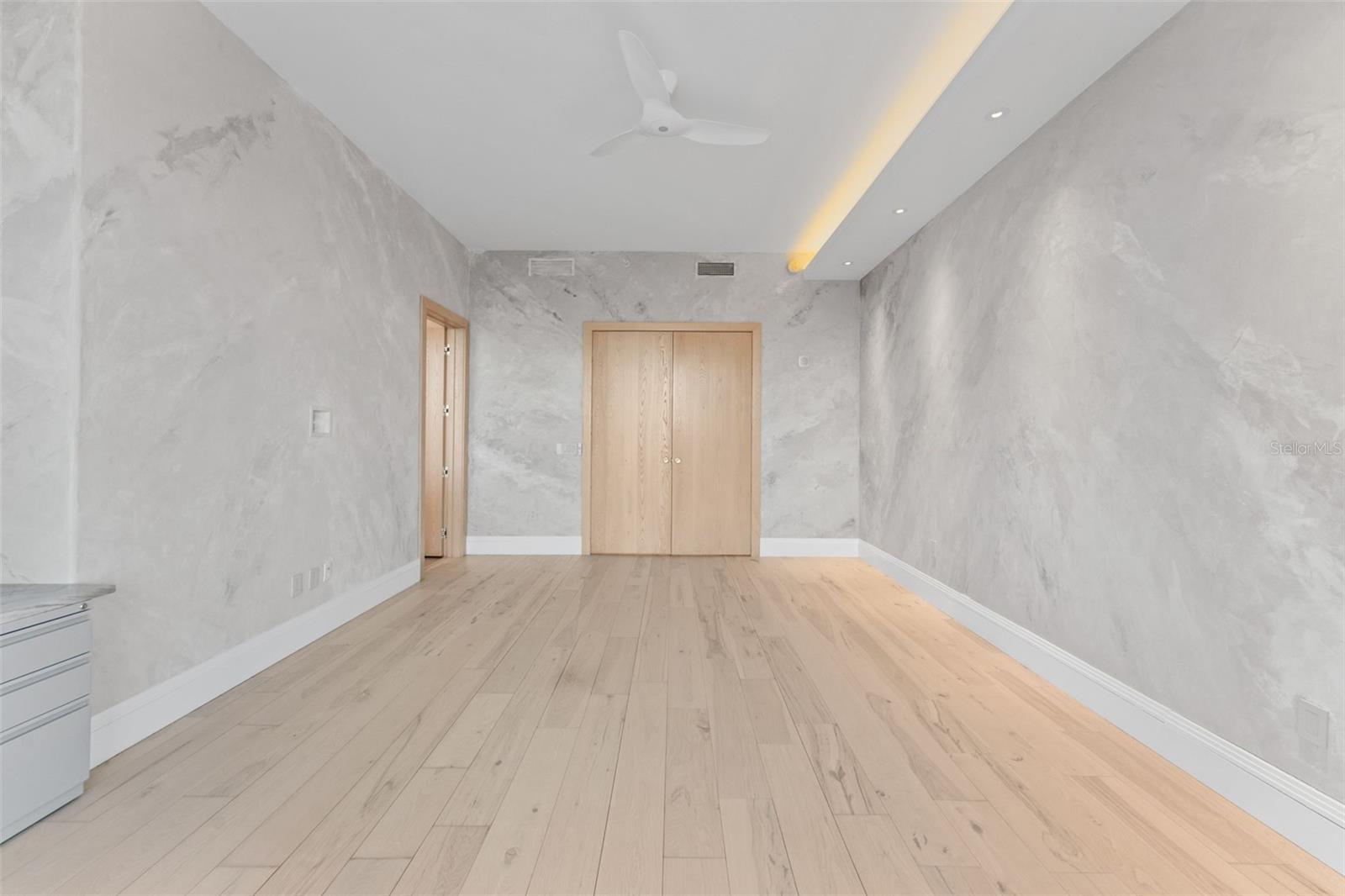 TOWERS OF CHANNELSIDE CONDOMIN - Residential