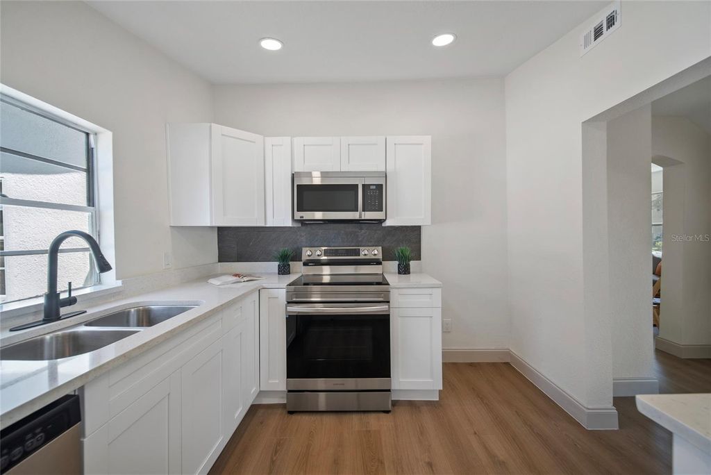Photo of 2930 W Arch Street, Tampa, FL 33607 (MLS # TB8433471)