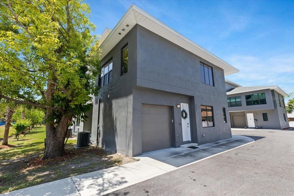 Photo of 8723 Palm Ranches Place, Tampa, FL 33614 (MLS # TB8382751)