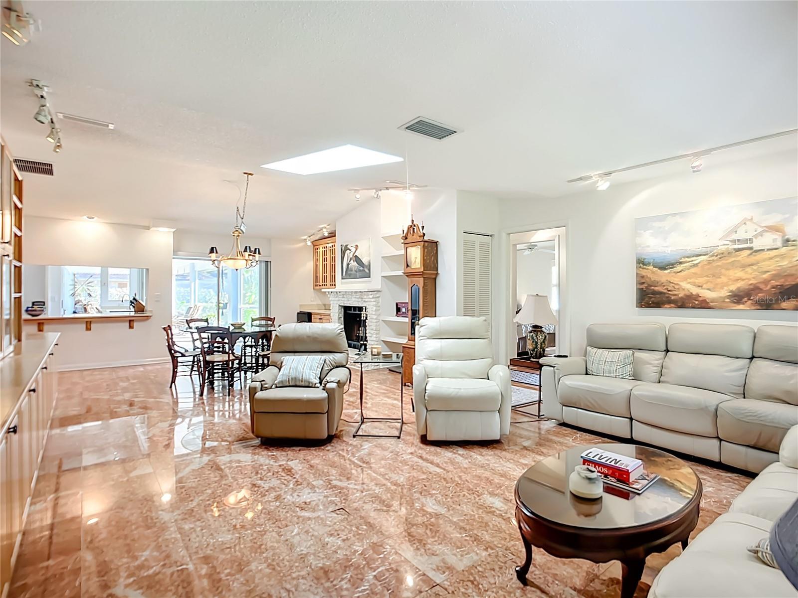 THE COUNTRY CLUB OF SARASOTA - Residential