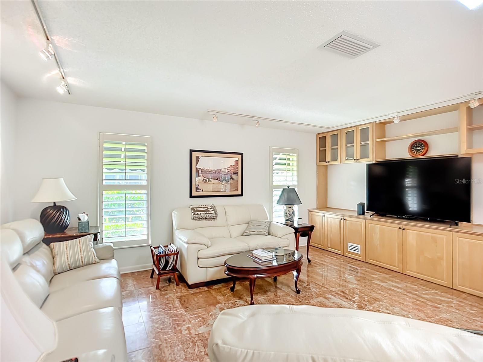 THE COUNTRY CLUB OF SARASOTA - Residential