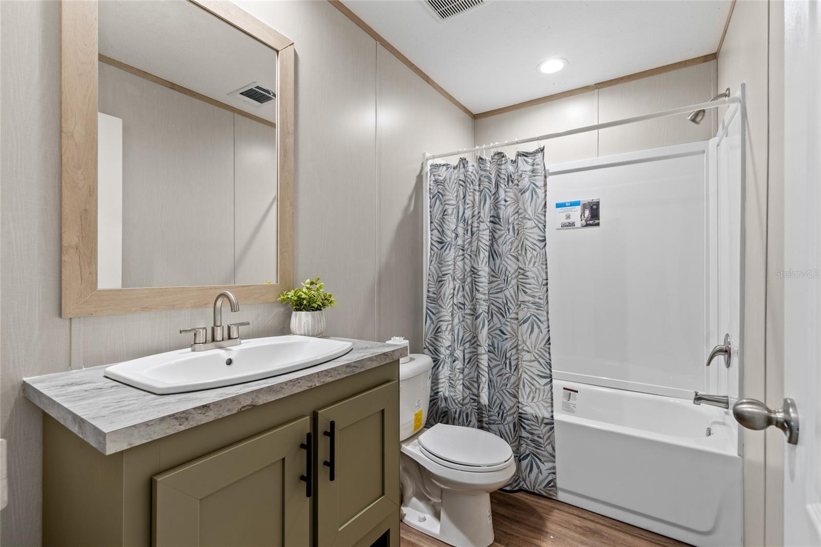 CEDAR PINES UNIT ONE - Residential