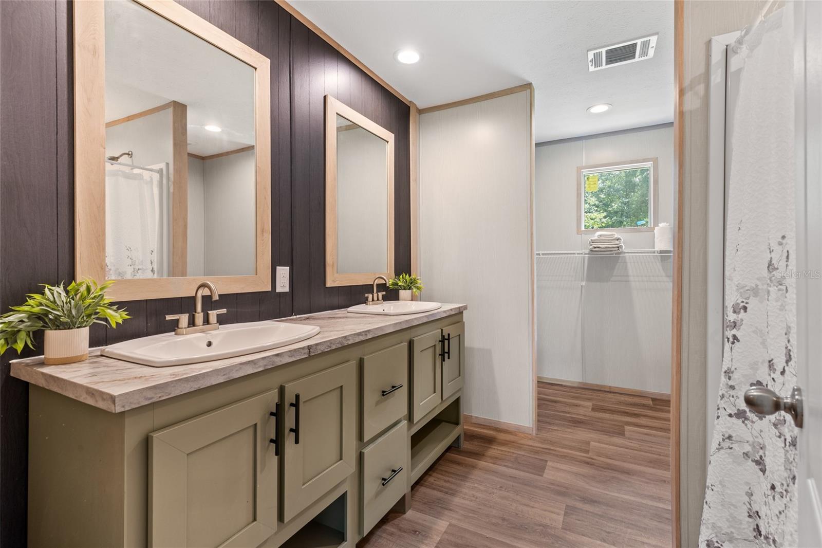 CEDAR PINES UNIT ONE - Residential