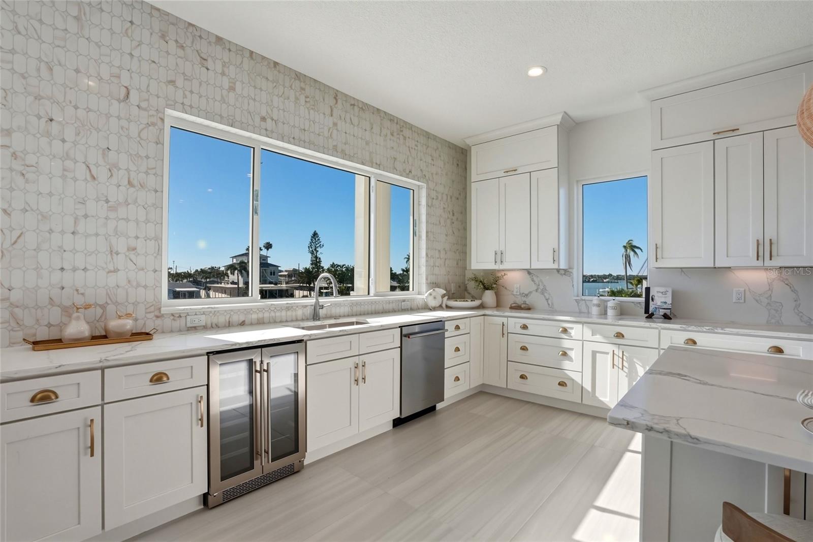 CRYSTAL ISLAND - Residential