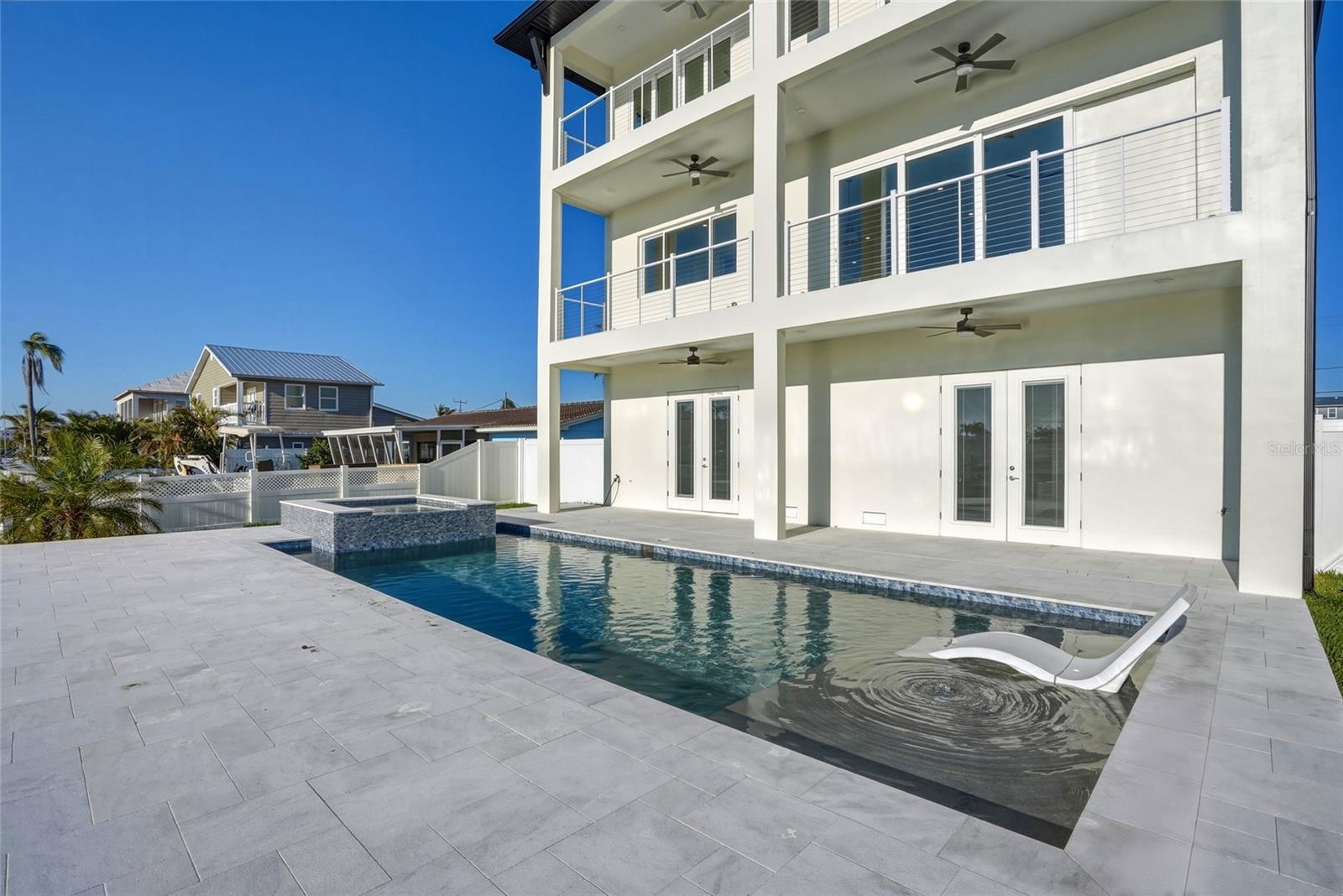 CRYSTAL ISLAND - Residential