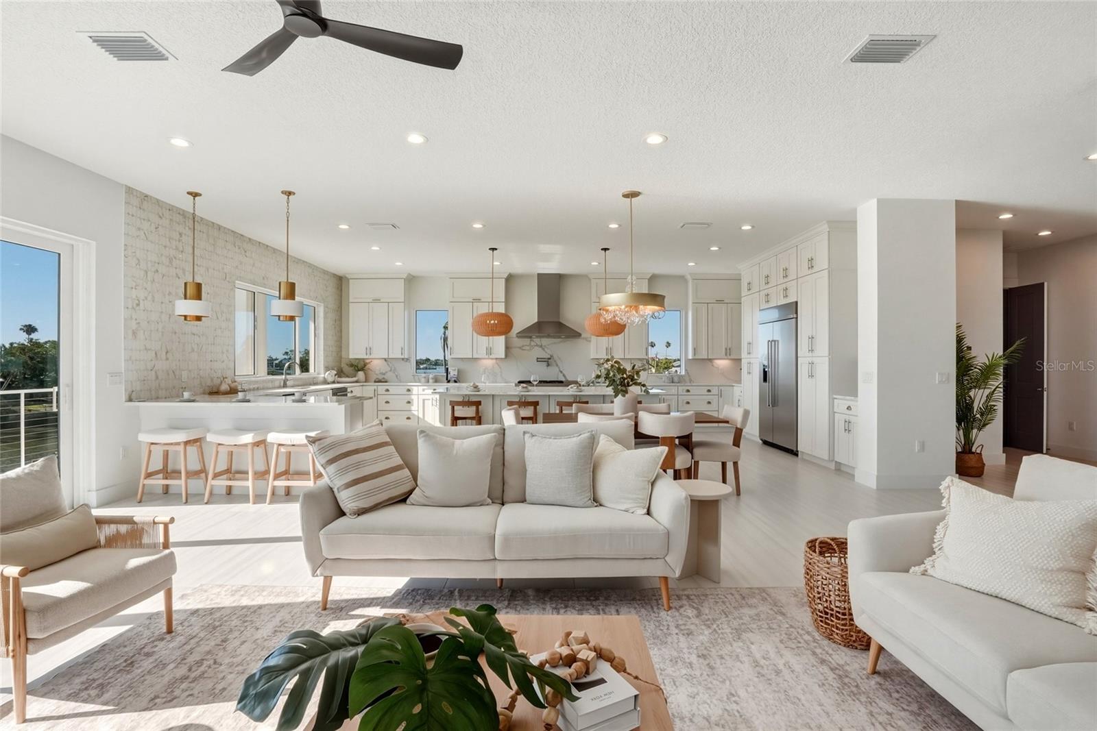 CRYSTAL ISLAND - Residential