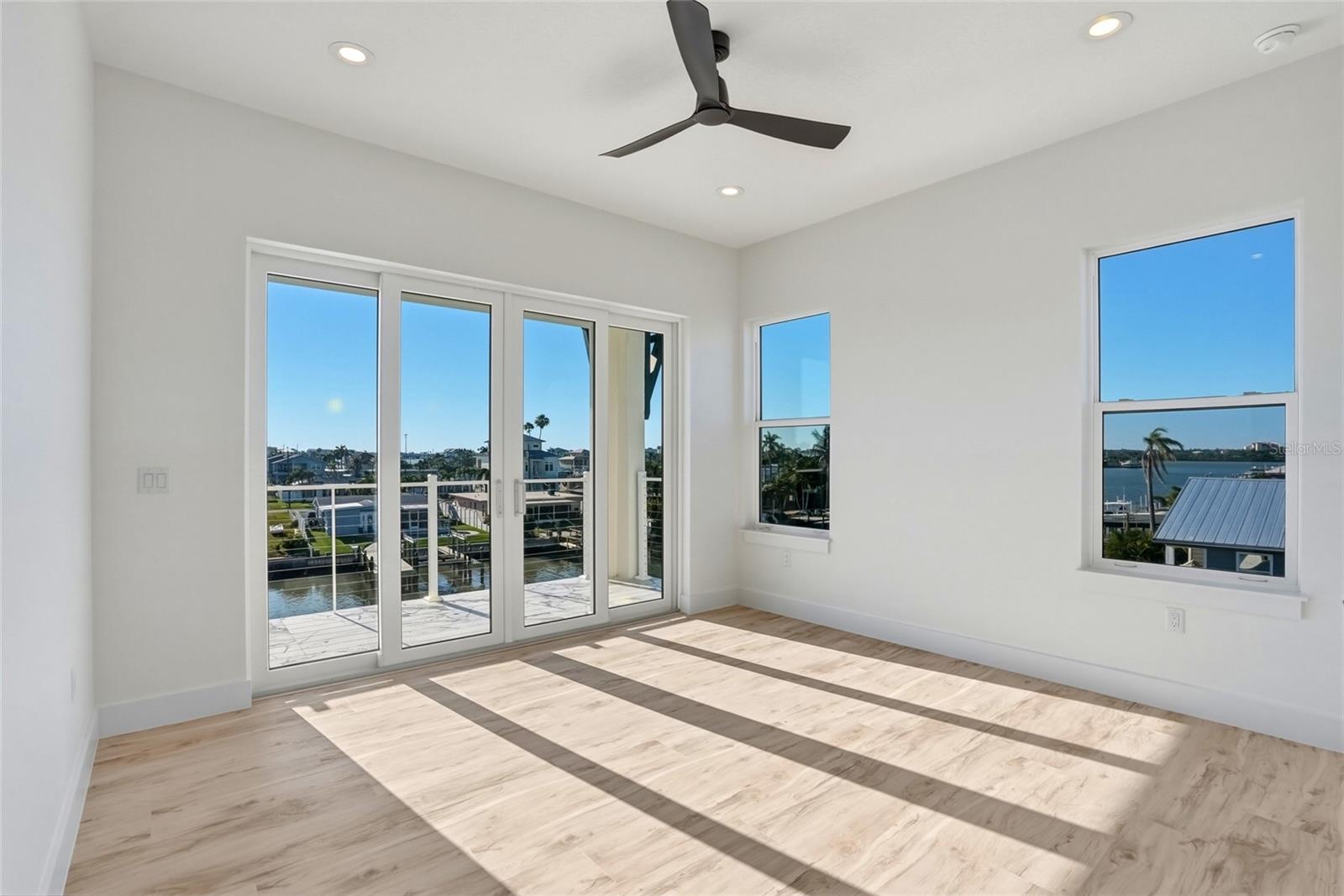 CRYSTAL ISLAND - Residential