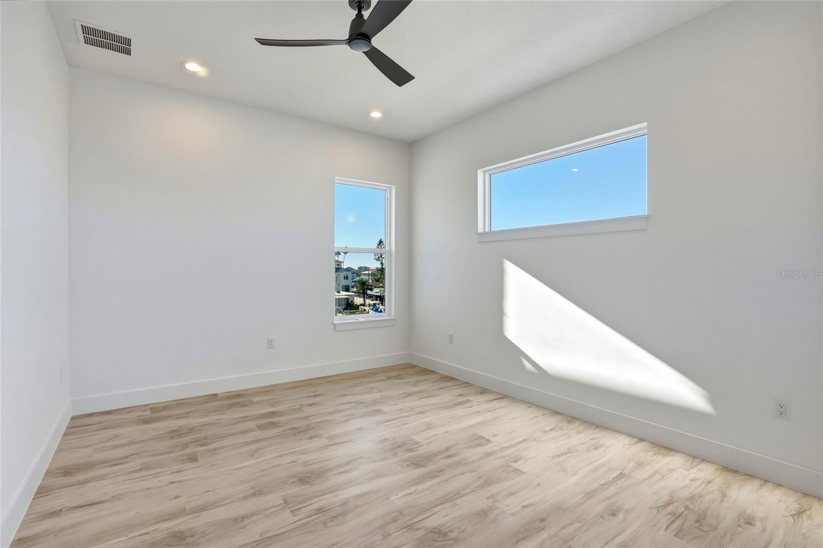 CRYSTAL ISLAND - Residential