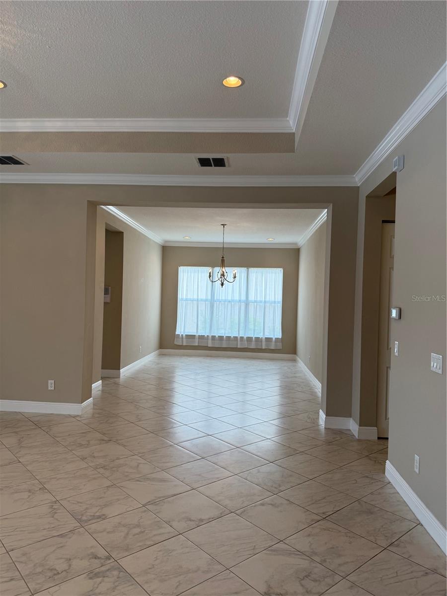 VALENCIA LAKES - Residential