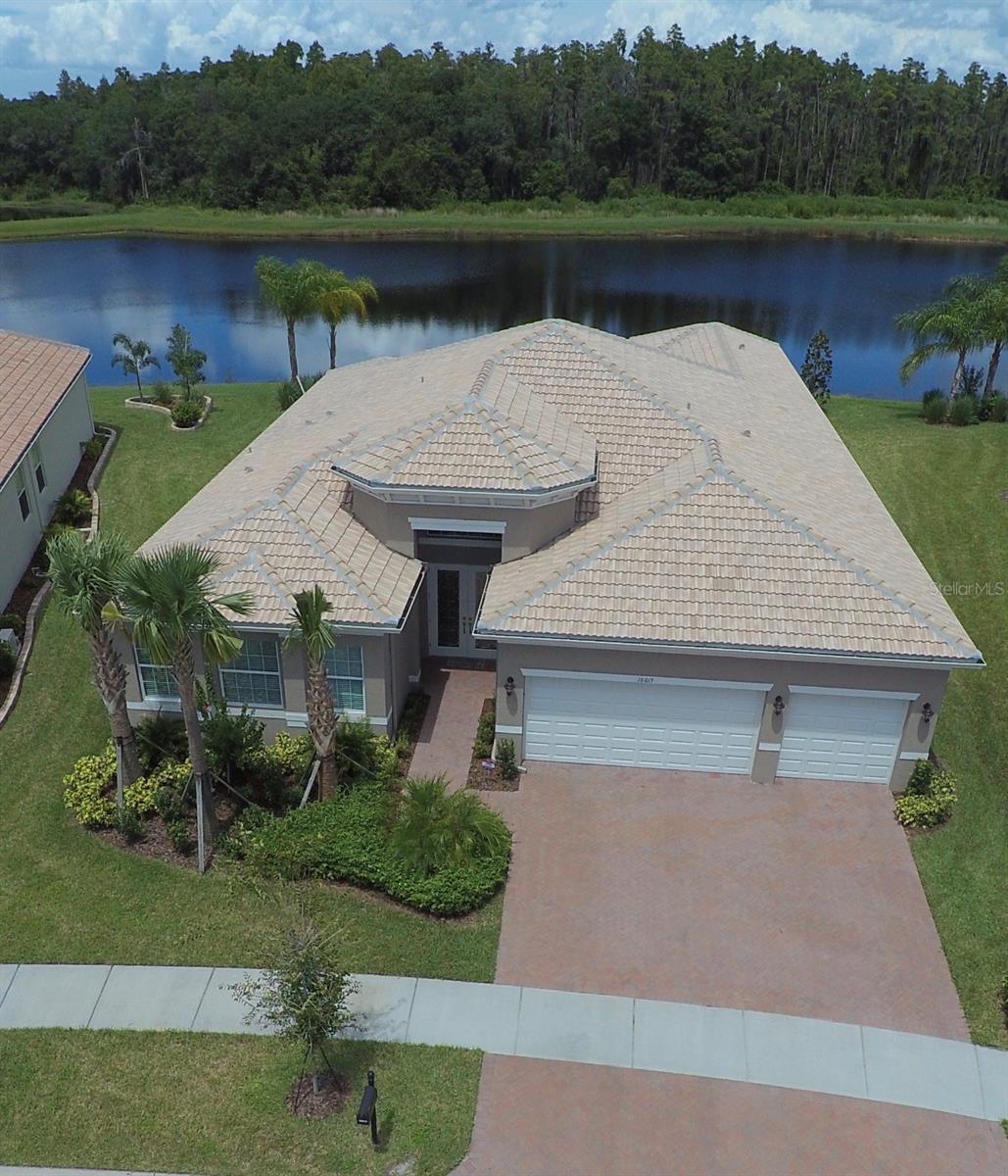 VALENCIA LAKES - Residential
