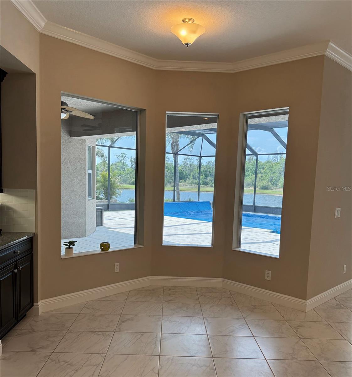 VALENCIA LAKES - Residential