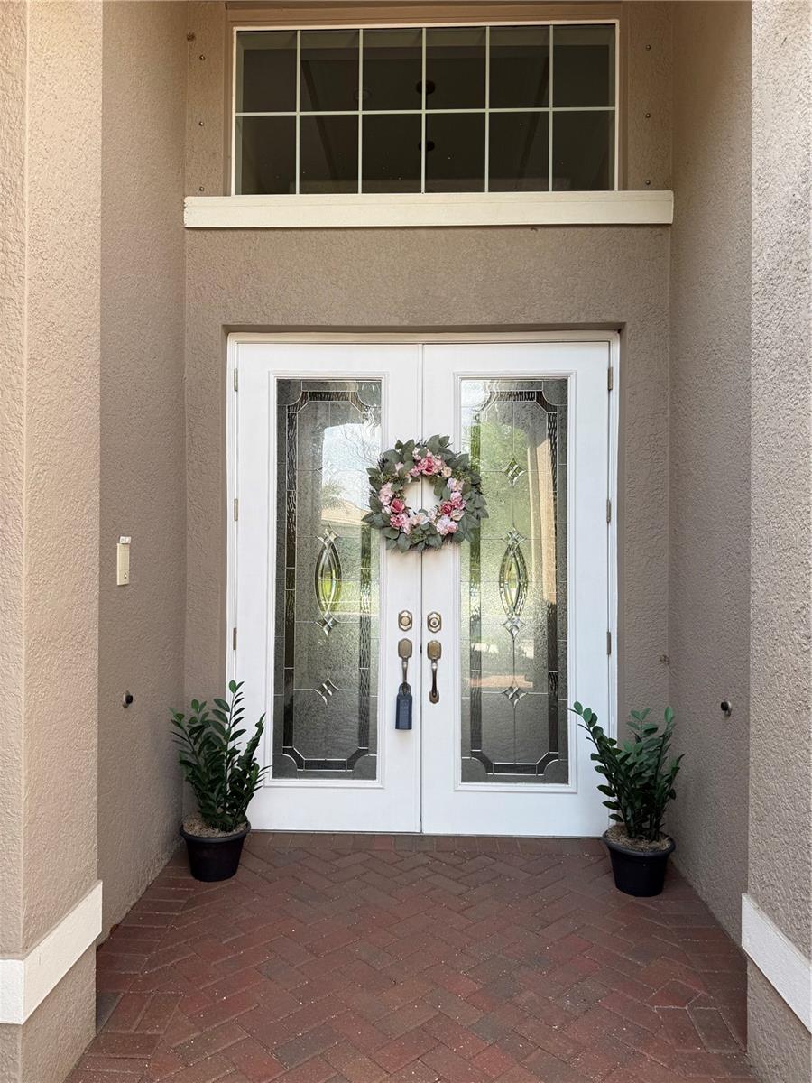 VALENCIA LAKES - Residential