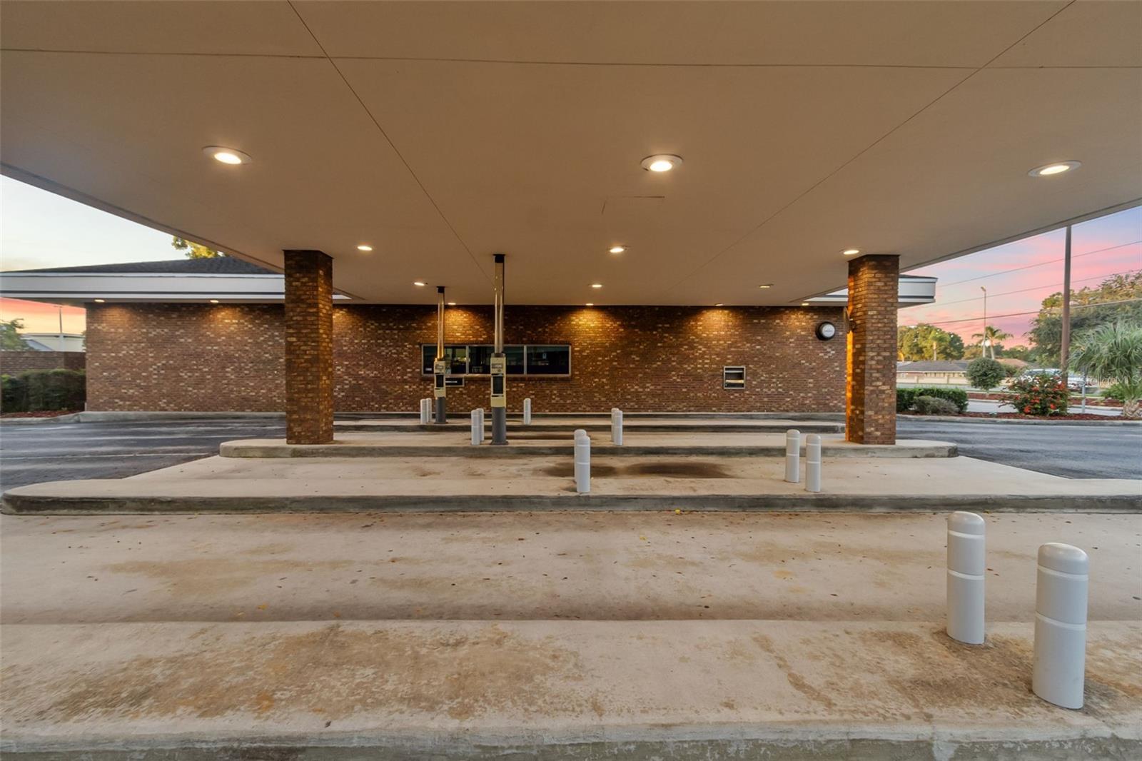 ACREAGE - Commercial Sale