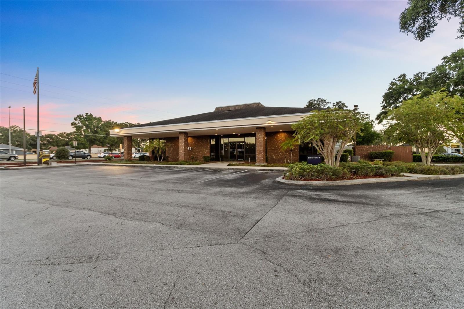 ACREAGE - Commercial Sale