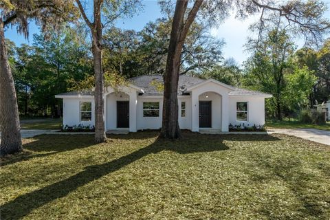 Photo of 607 SE 4th Drive #B, Williston, FL 32696 (MLS # OM704808)