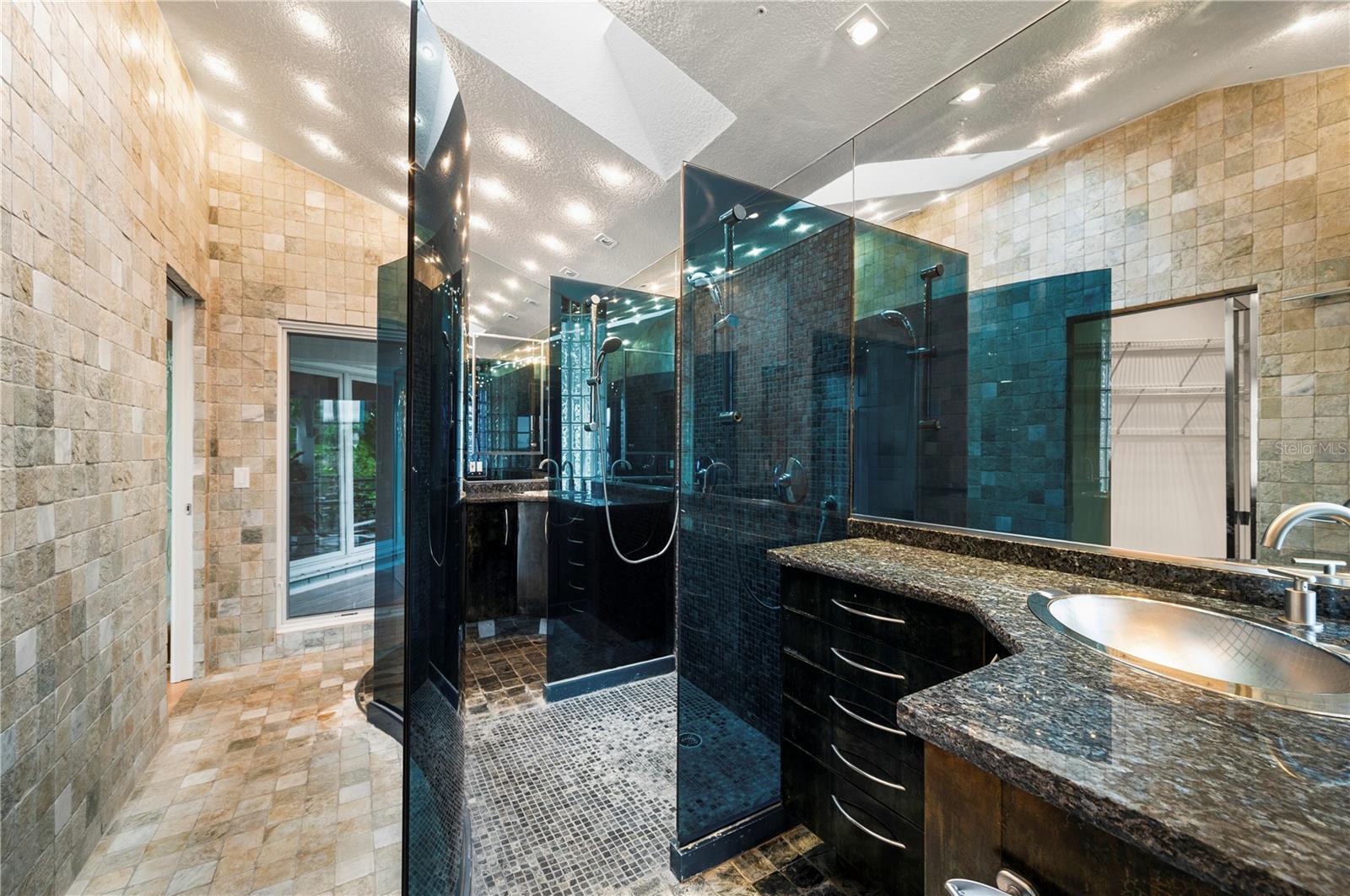 PIRATE HARBOR - Residential