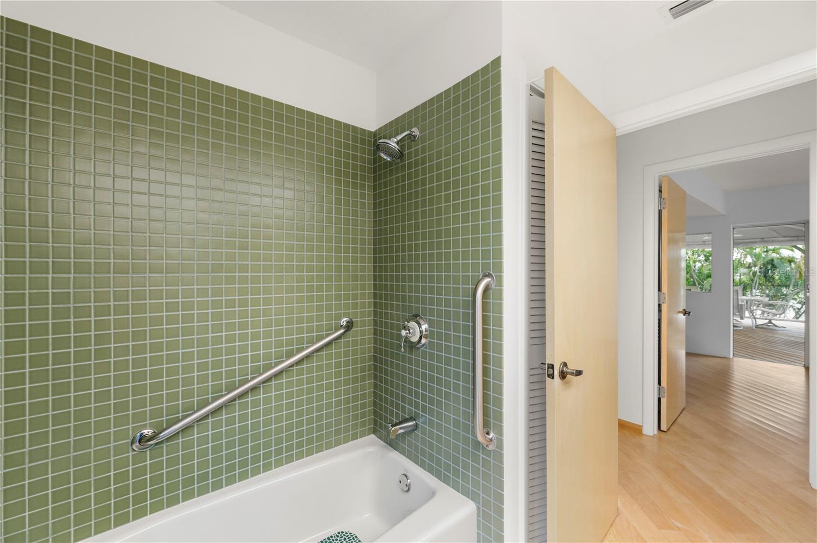 PIRATE HARBOR - Residential