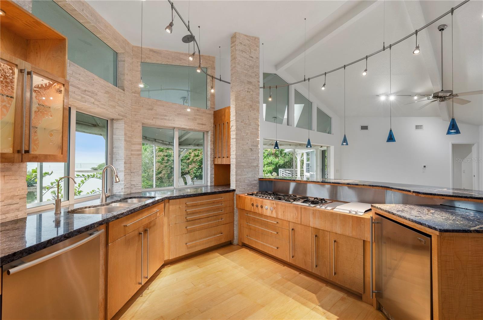 PIRATE HARBOR - Residential