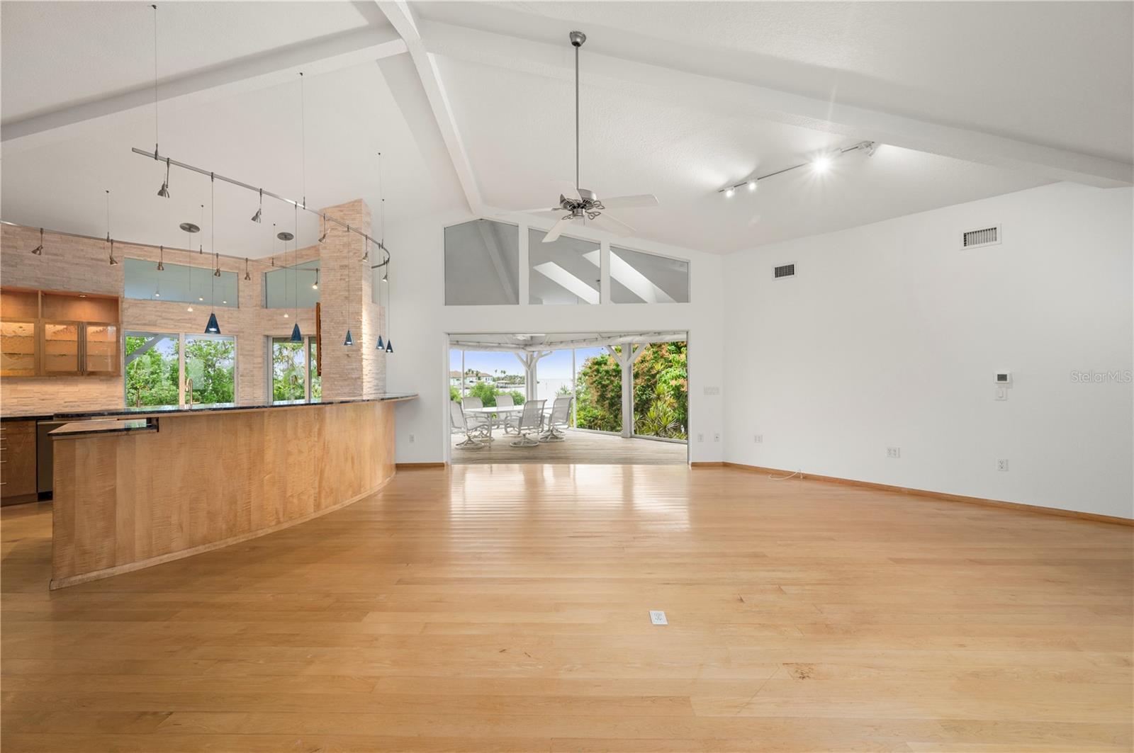 PIRATE HARBOR - Residential