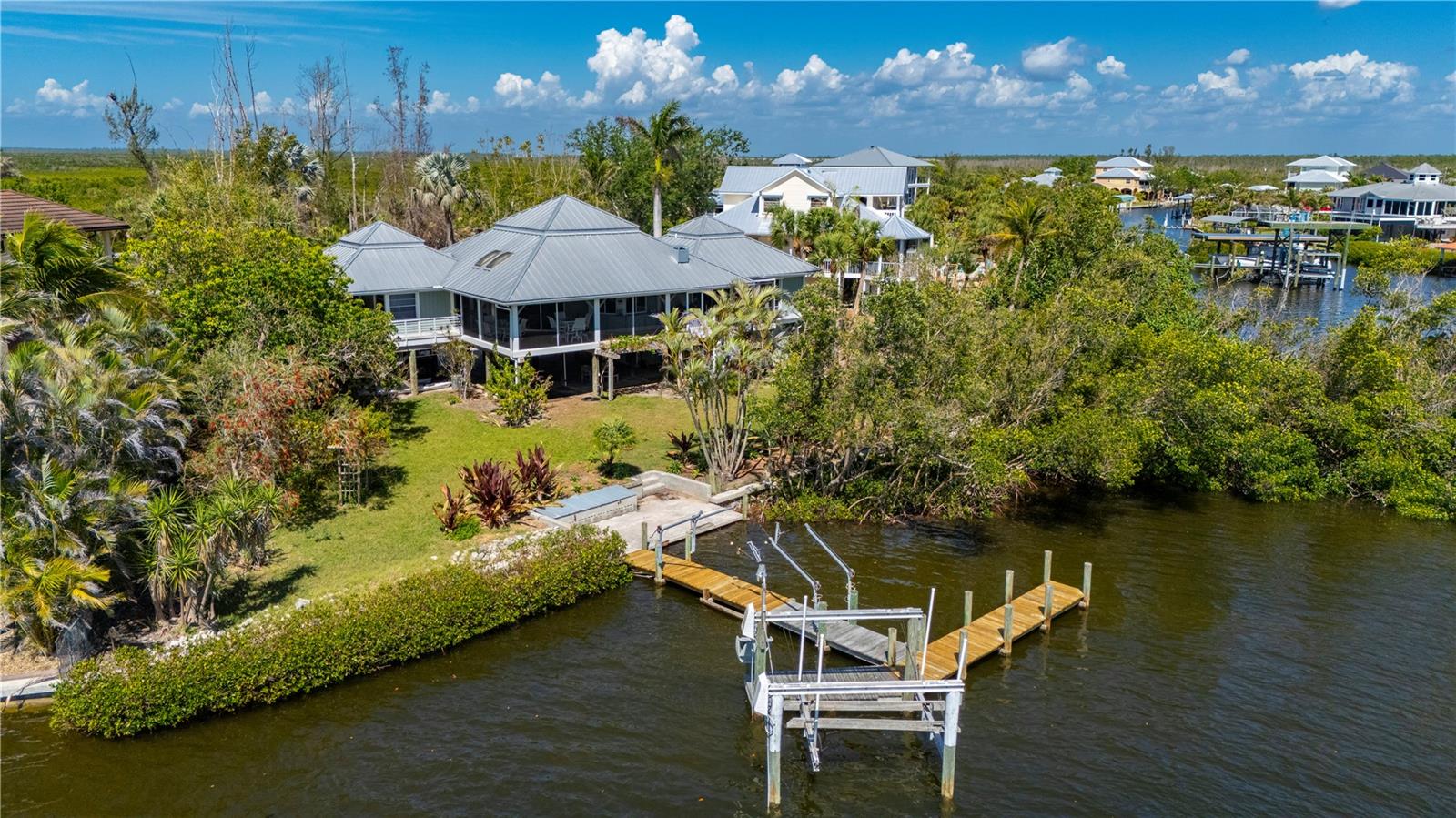 PIRATE HARBOR - Residential