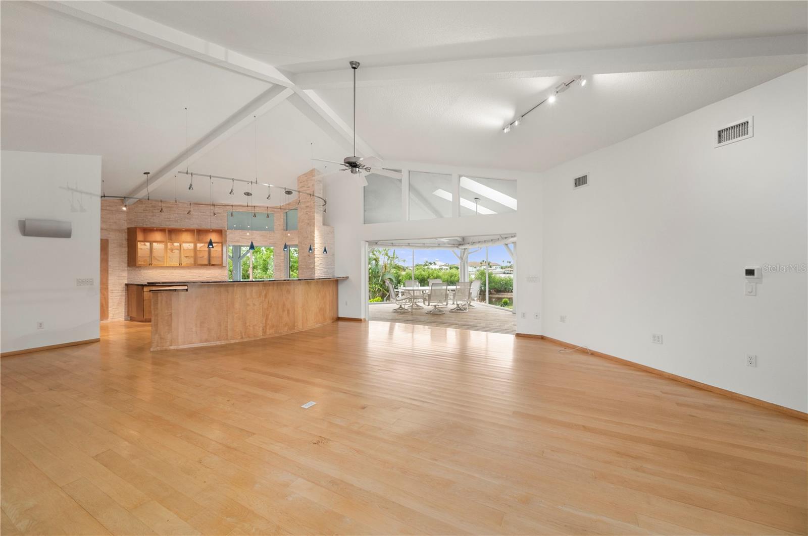 PIRATE HARBOR - Residential