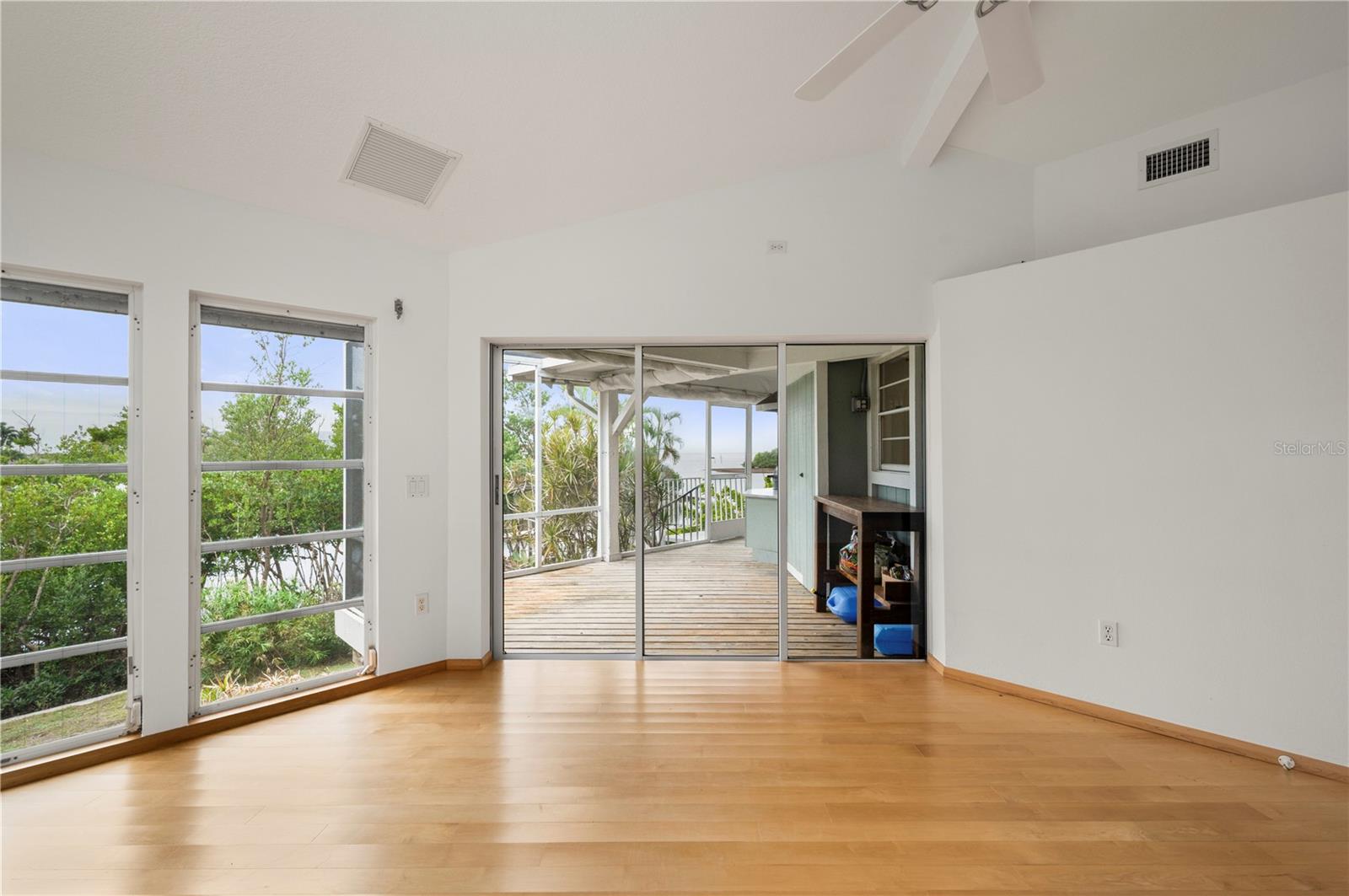 PIRATE HARBOR - Residential