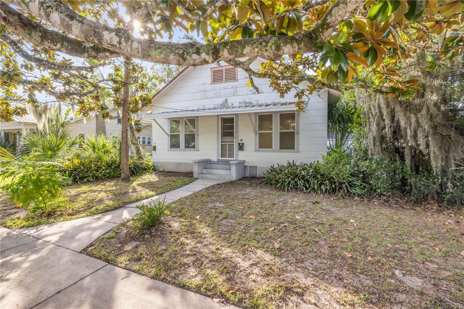 218 MARY AVENUE