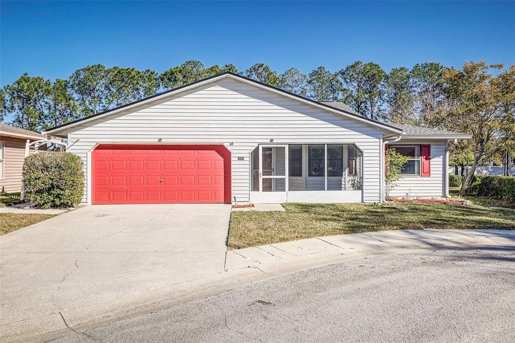 Photo of 3203 Prairie Dunes Circle E, Lakeland, FL 33810 (MLS # L4958582)