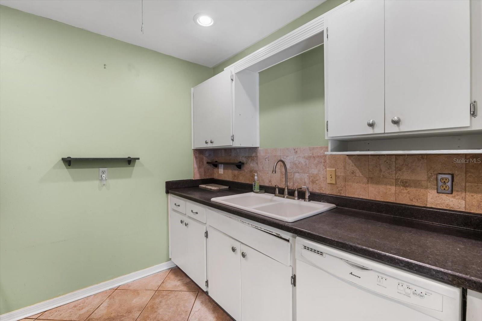 GLOUCESTER B CONDO - Residential