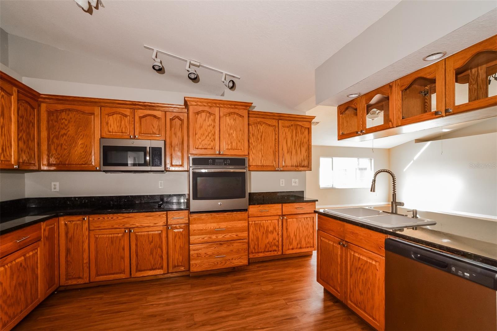 KEYSTONE MANOR - Residential