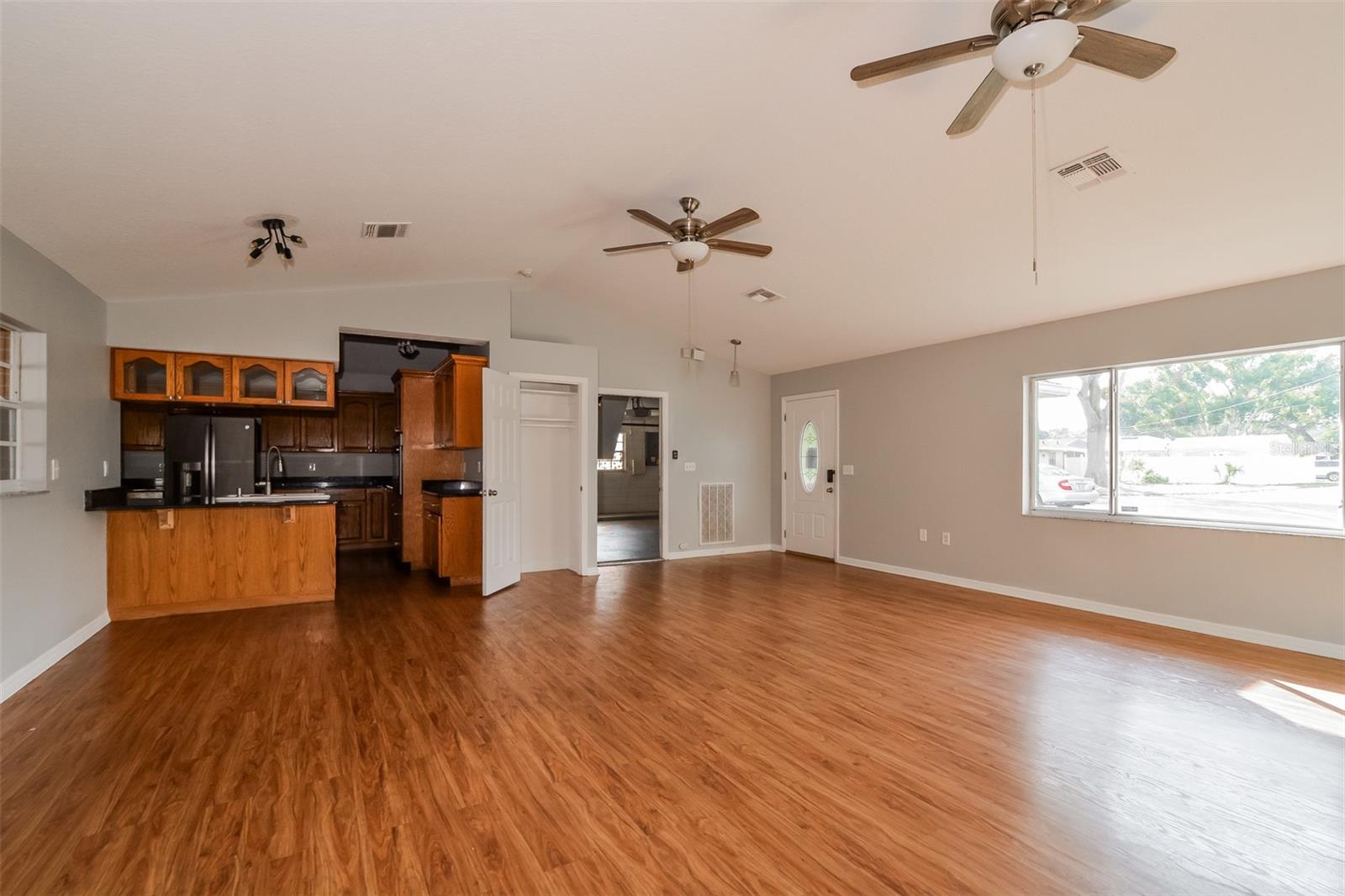 KEYSTONE MANOR - Residential