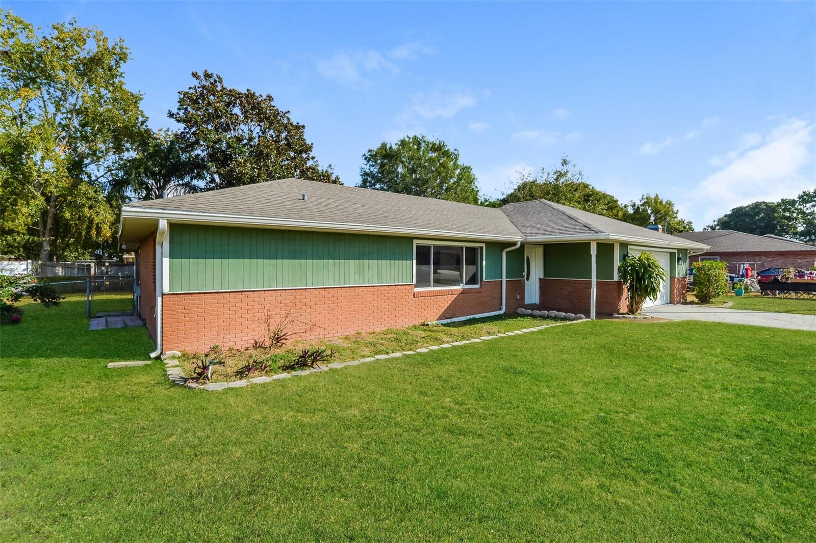 KEYSTONE MANOR - Residential