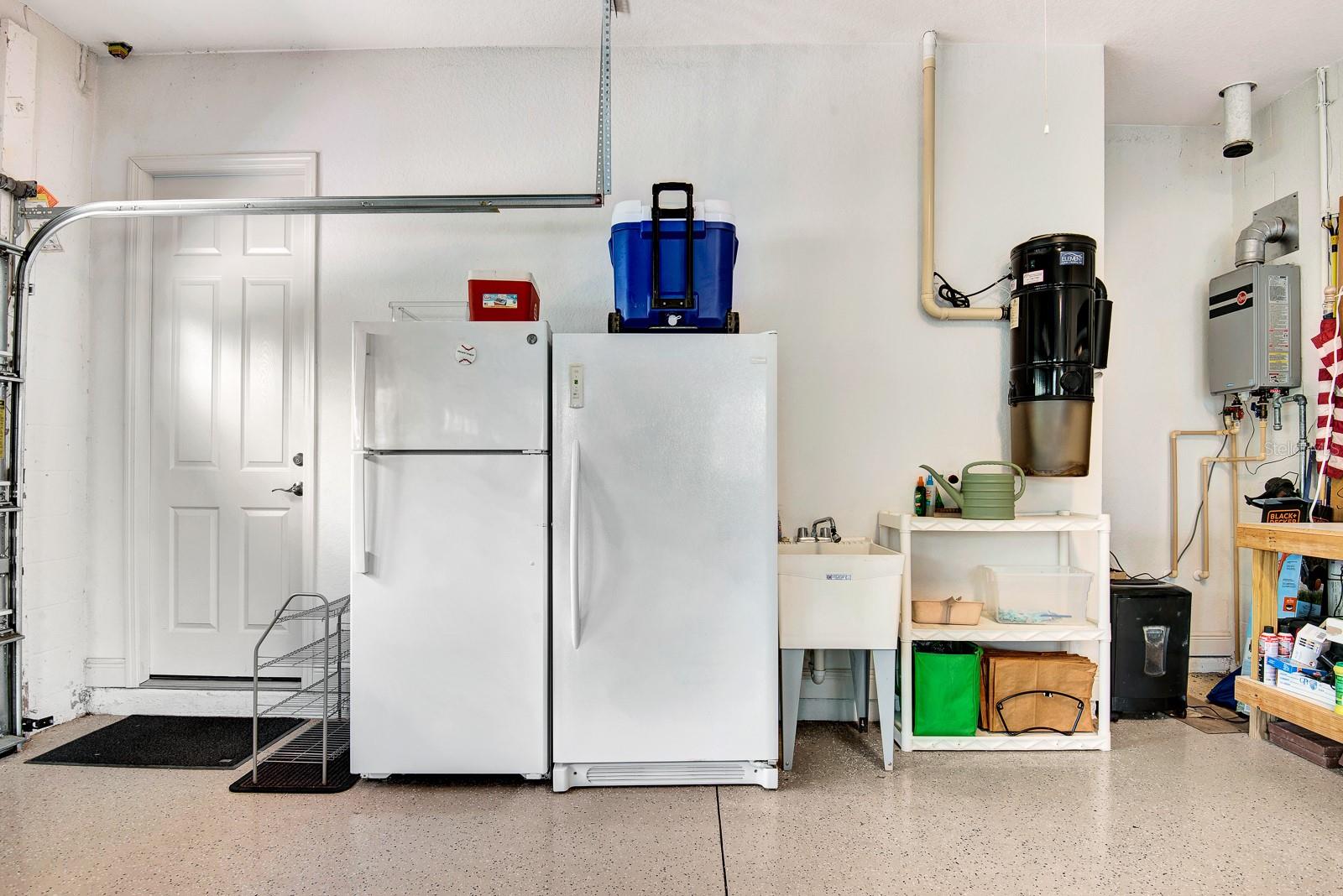 COUNTRY CLUB EAST AT LAKEWD RNCH SS - Residential Lease