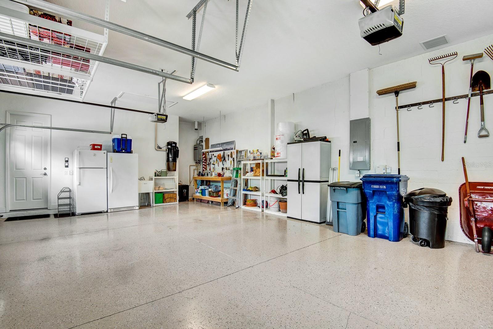 COUNTRY CLUB EAST AT LAKEWD RNCH SS - Residential Lease