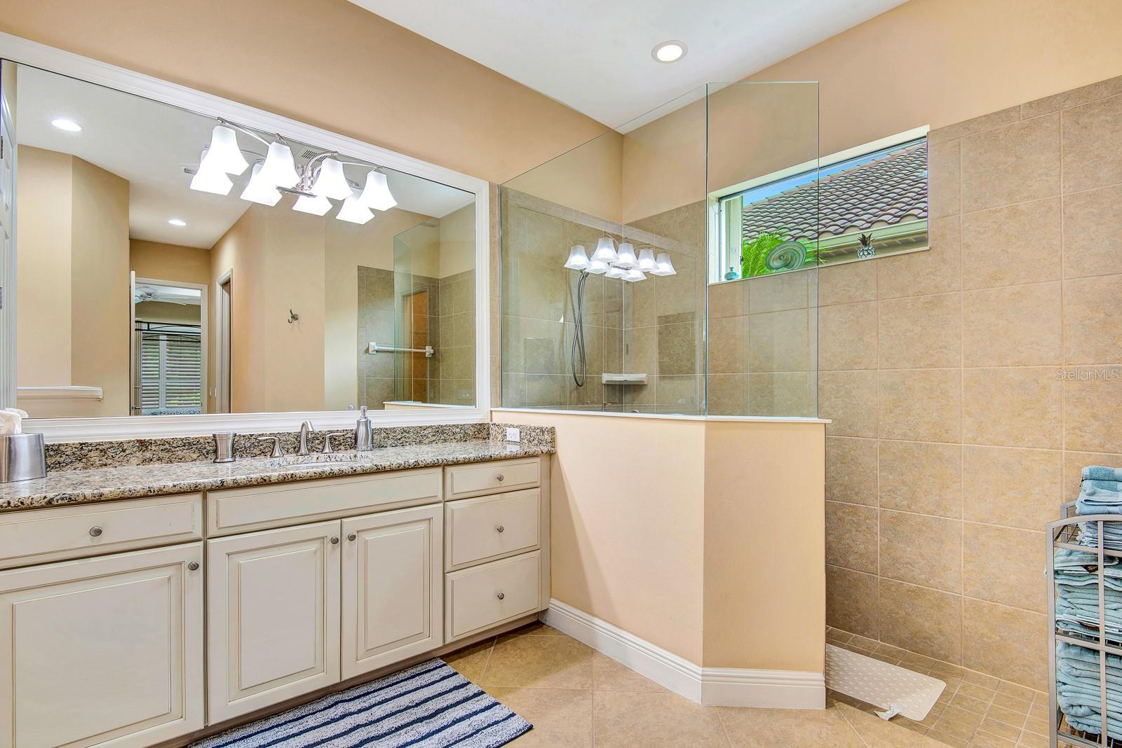 COUNTRY CLUB EAST AT LAKEWD RNCH SS - Residential Lease