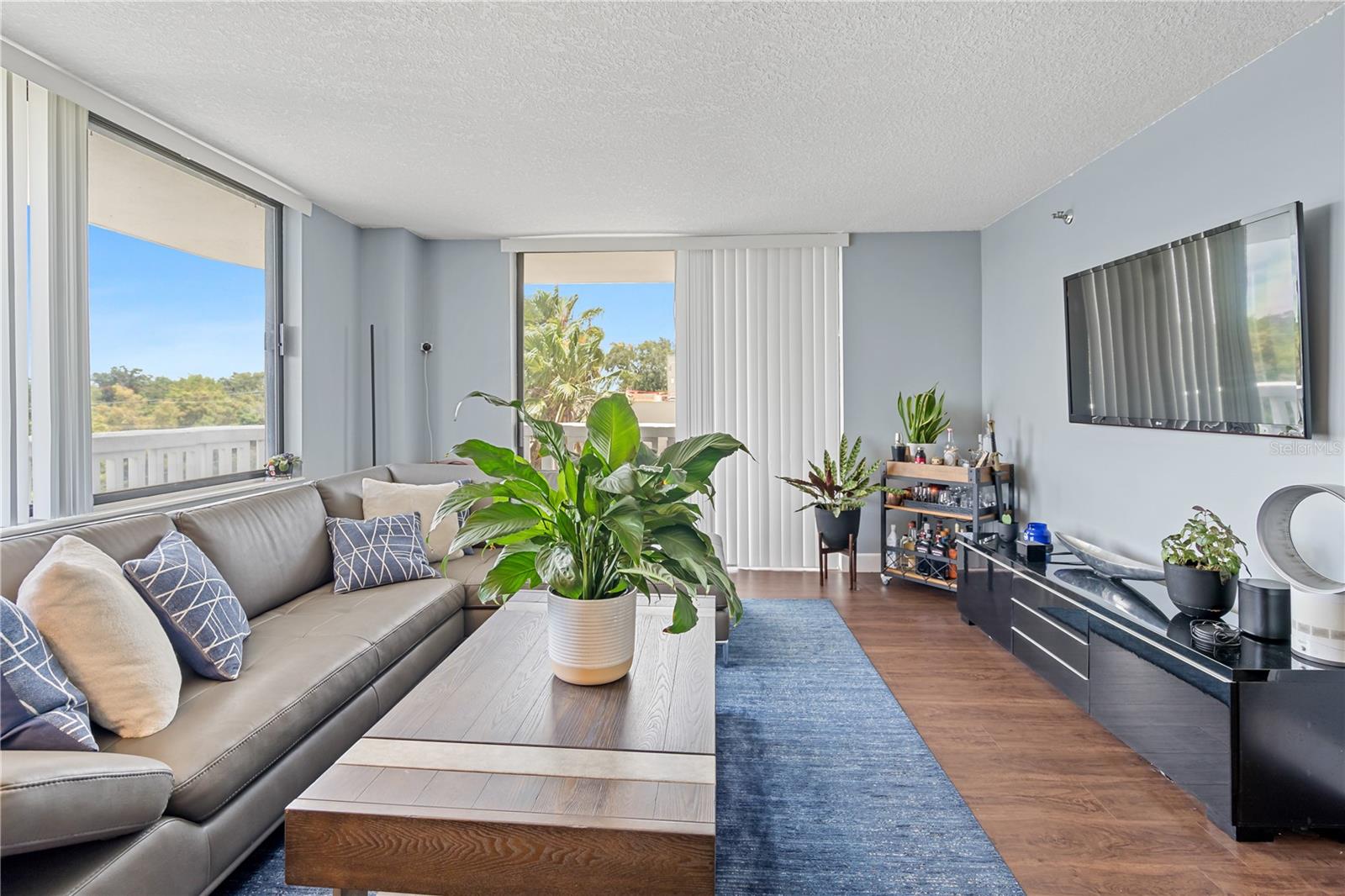 400 E COLONIAL DRIVE 207