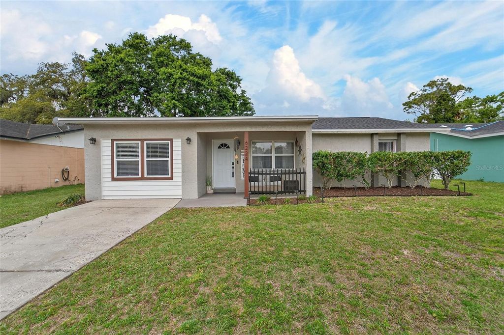 Photo of 6224 Doe Circle W, Lakeland, FL 33809 (MLS # TB8492801)