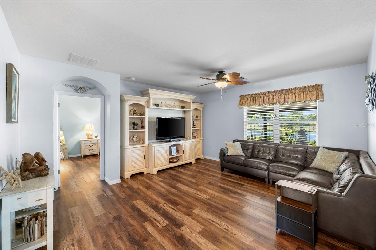 DEL TIERRA PH II - Residential