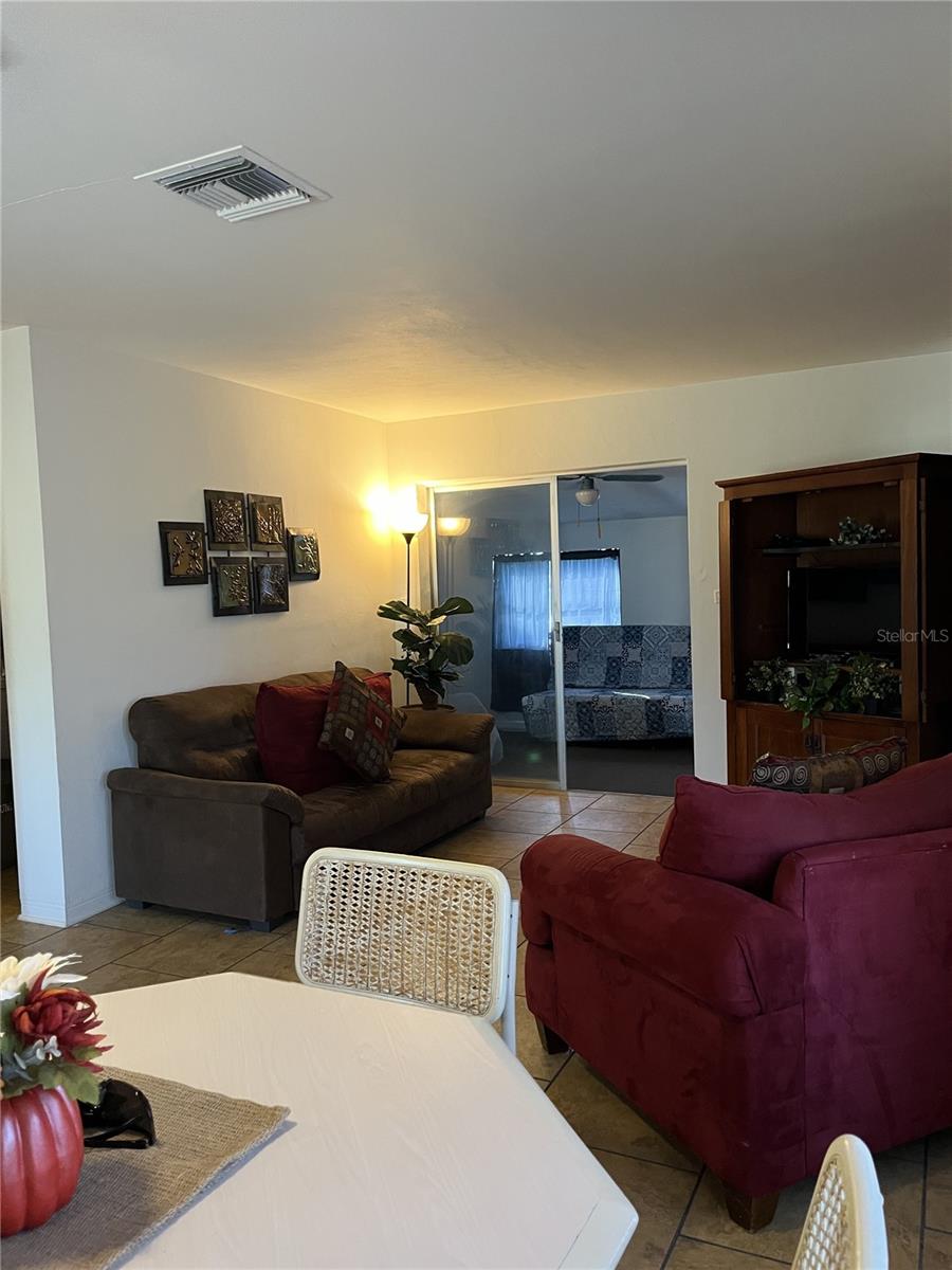 LEISURE LAKES SEC 01 - Residential Lease