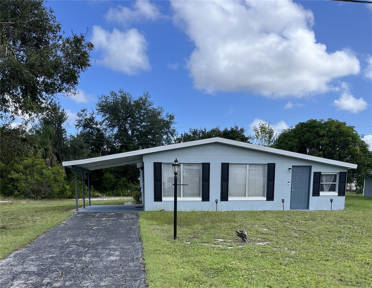 LEISURE LAKES SEC 01 - Residential Lease