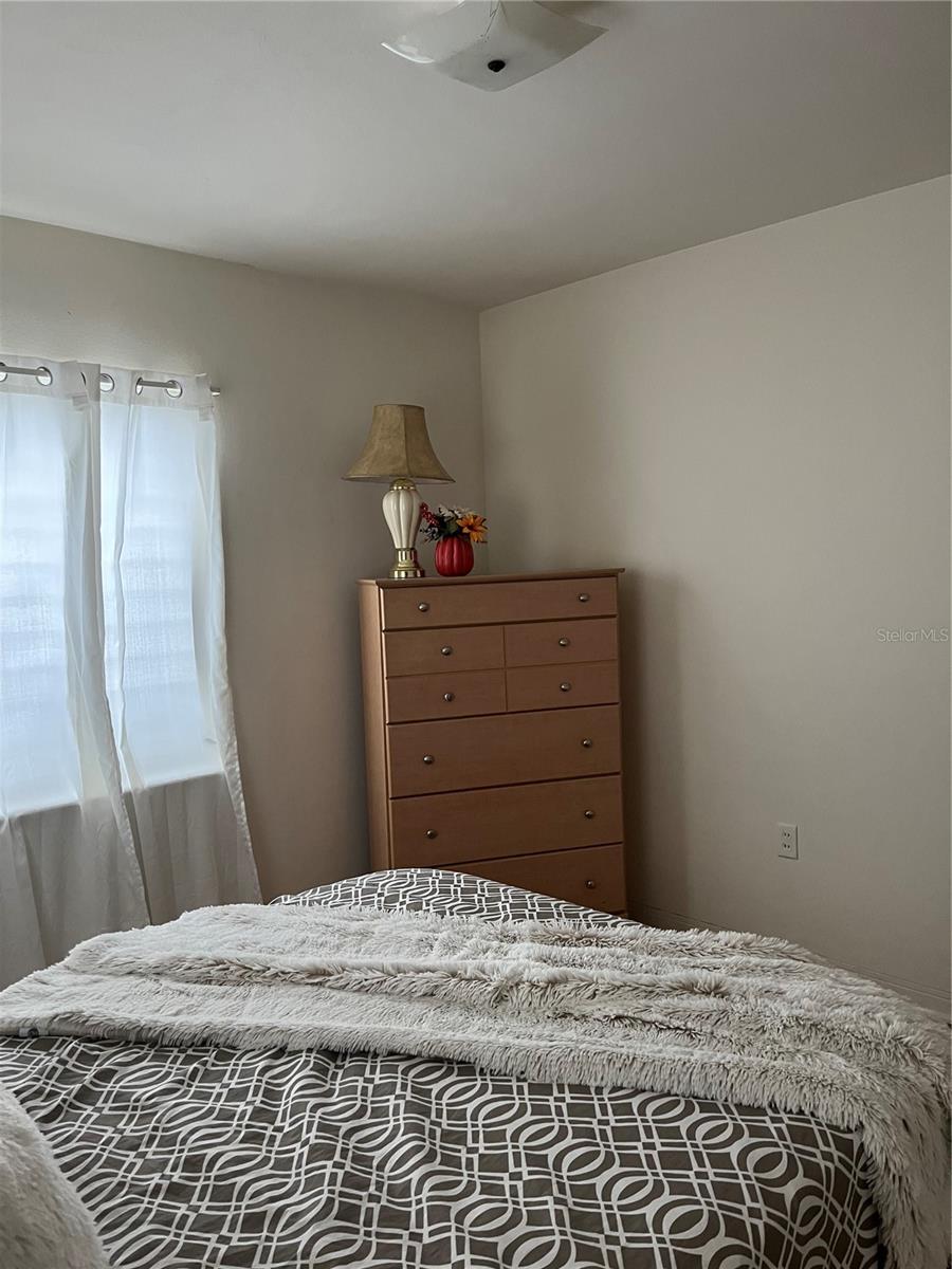 LEISURE LAKES SEC 01 - Residential Lease