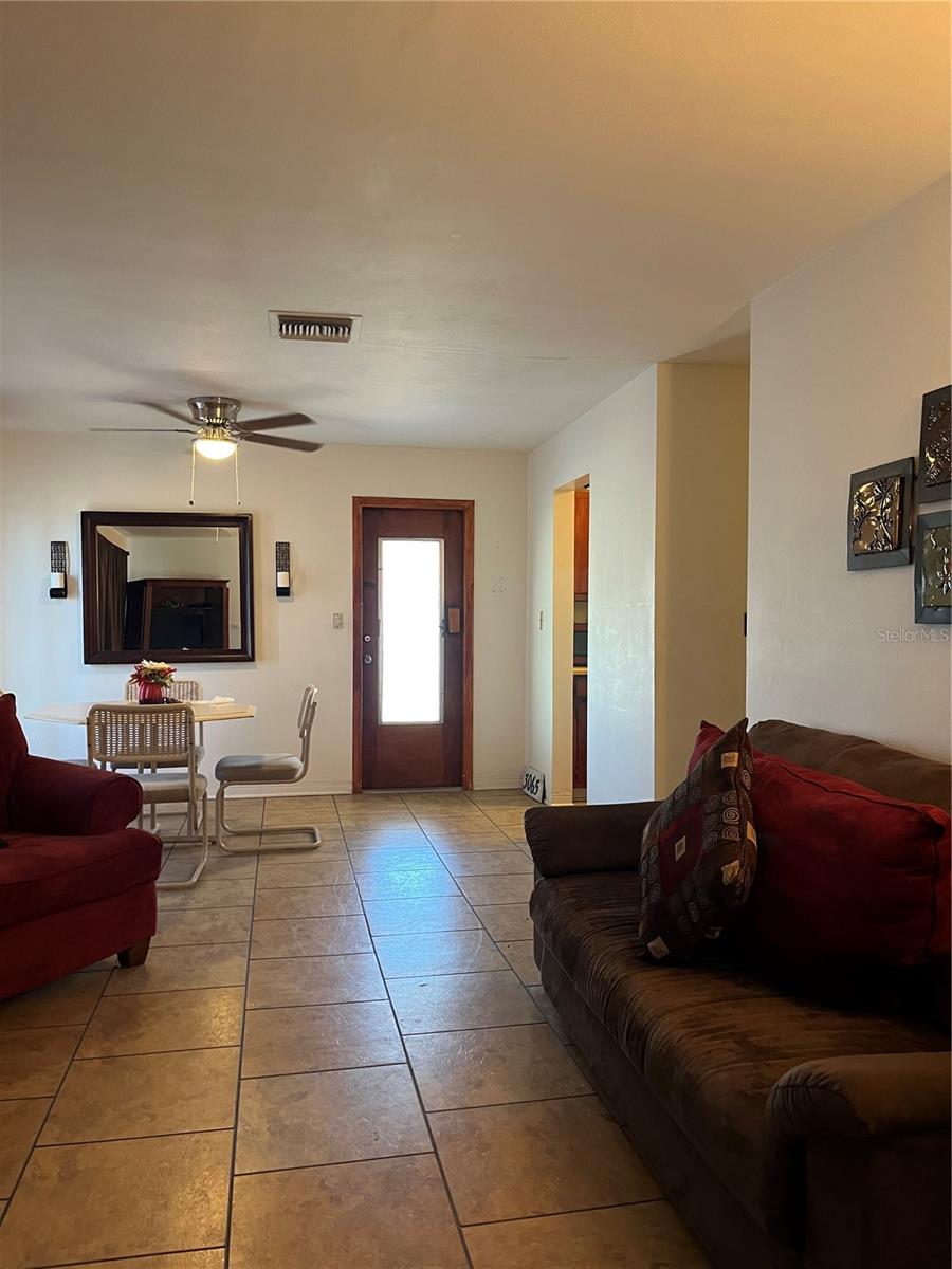 LEISURE LAKES SEC 01 - Residential Lease