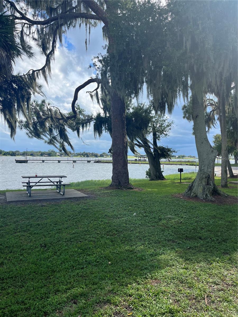 LEISURE LAKES SEC 01 - Residential Lease