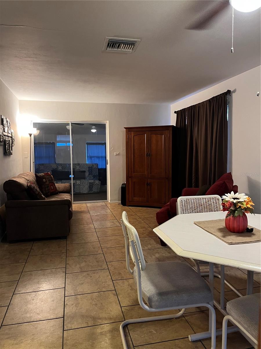 LEISURE LAKES SEC 01 - Residential Lease