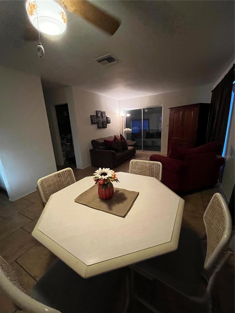 LEISURE LAKES SEC 01 - Residential Lease