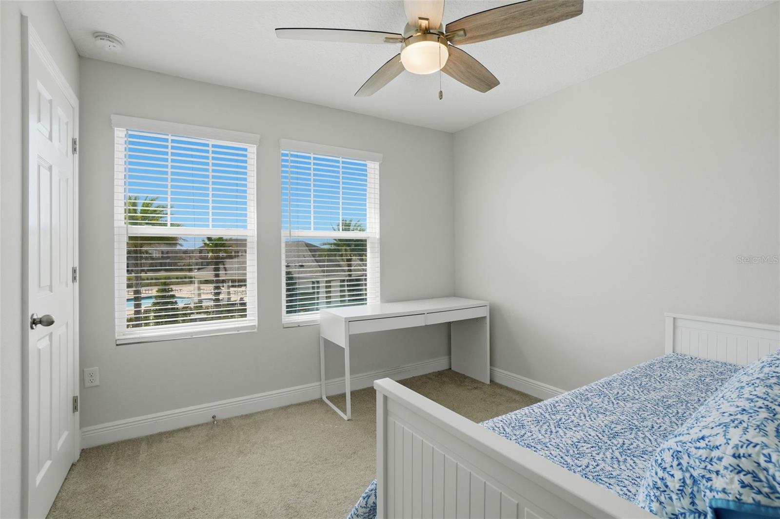 RANDAL WALK - Residential