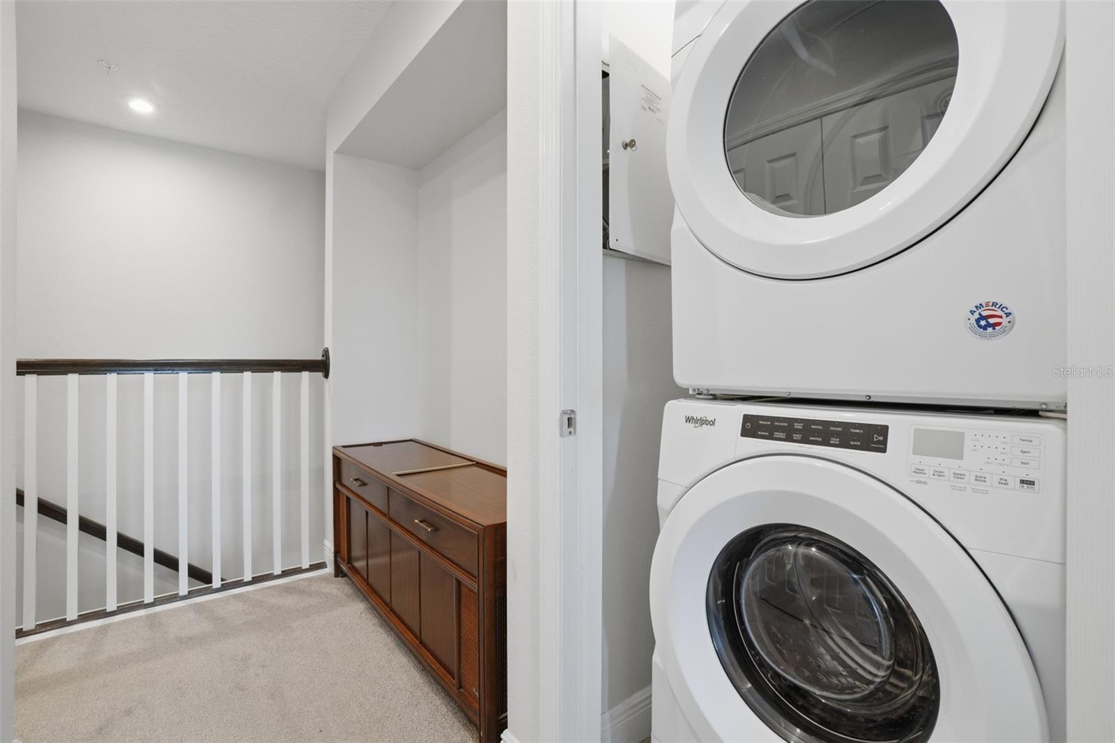 RANDAL WALK - Residential