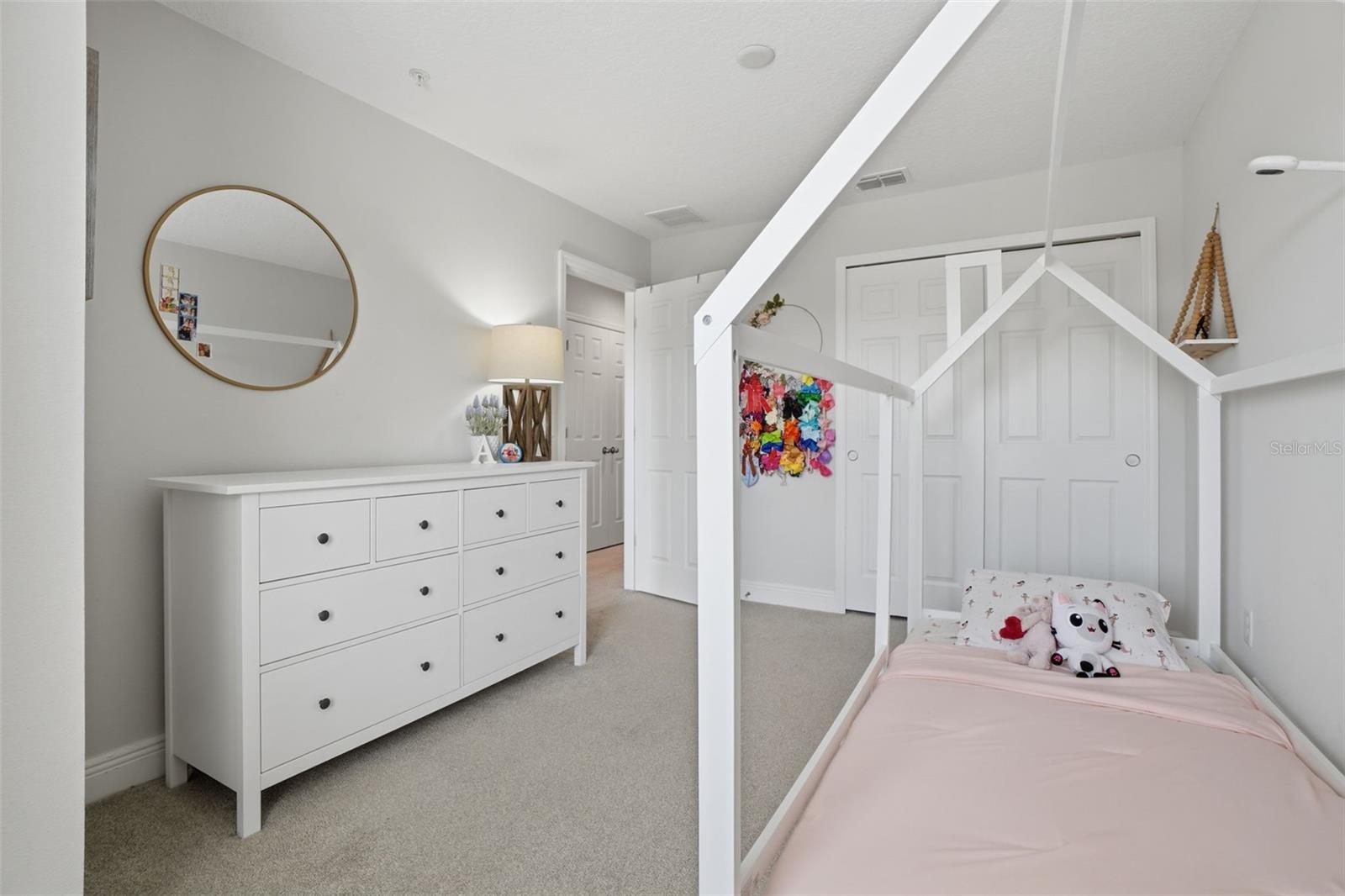 RANDAL WALK - Residential