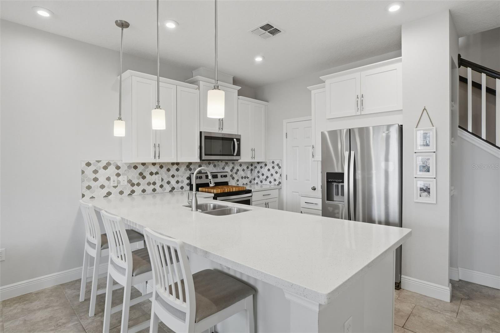 RANDAL WALK - Residential